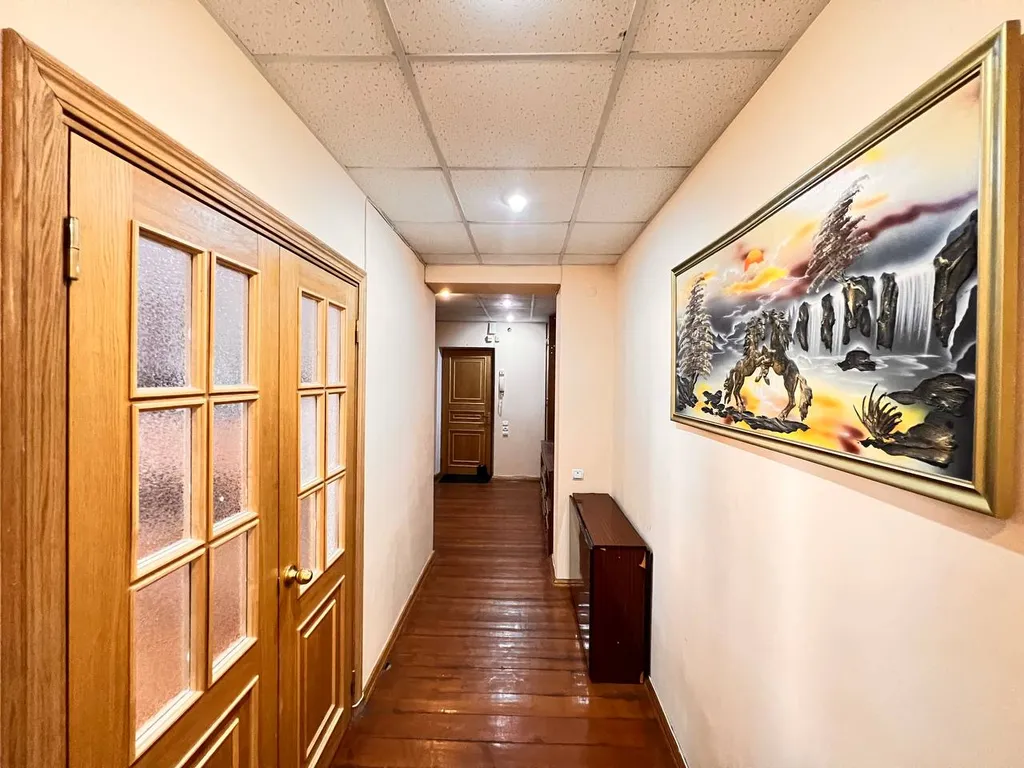 Большая трехкомнатная квартира центр