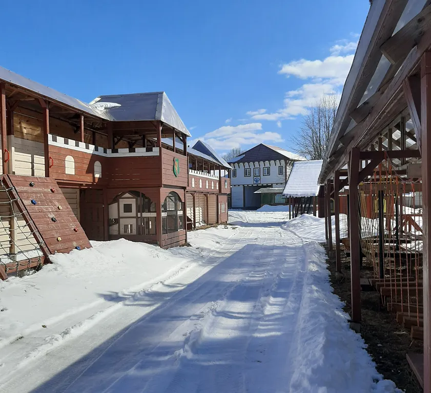 Дом-замок для большой компании