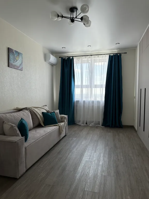 Уютная новая квартира с дизайнерским ремонт с видом на город