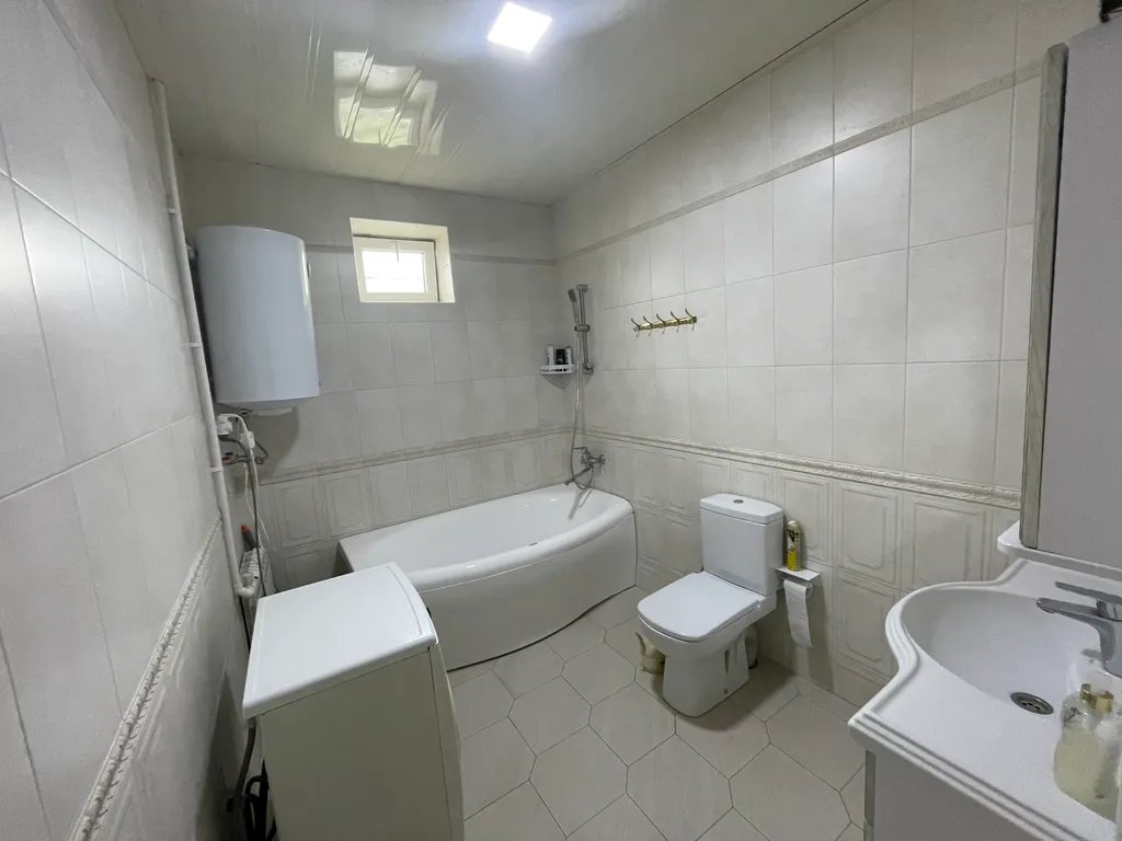 Трехместный номер с видом на горы