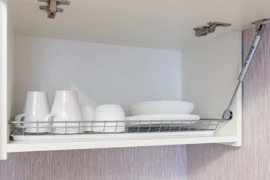 Изумрудная студия с гамаком в новом доме в экологически чистом районе