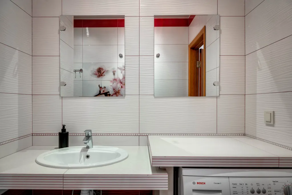 Трехкомнатная квартира с видом на море и горы