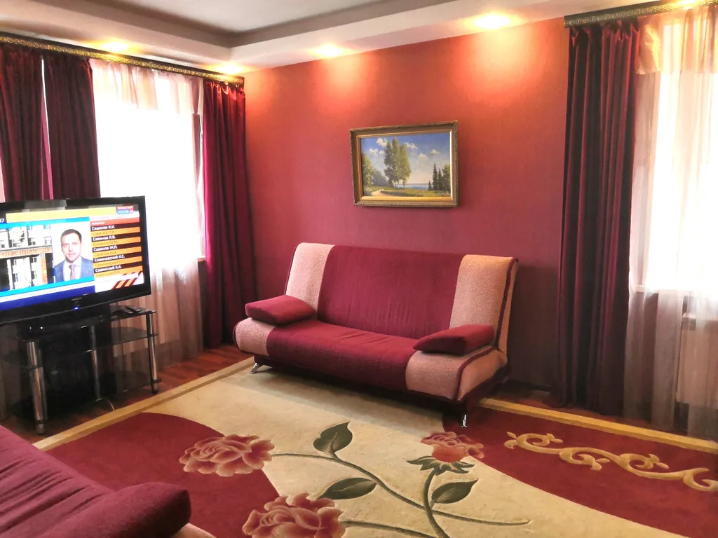 Красивая сталинка на площади Маяковского