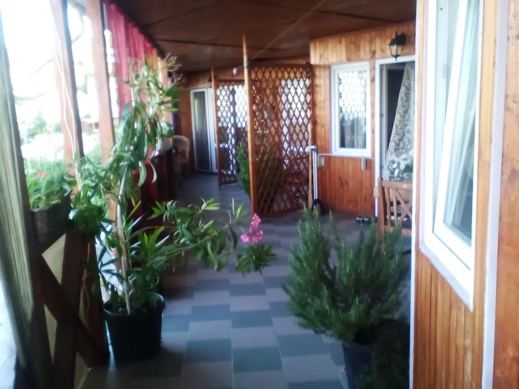 Уютная небольшая  студия, с видом на море и  на вершину Ай-Петри.