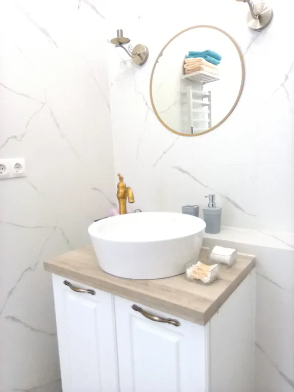 Студия в классическом стиле с видом на реку