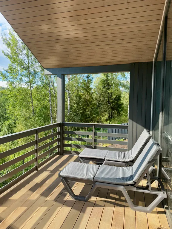 Семейный дом с панорамной сауной и камином