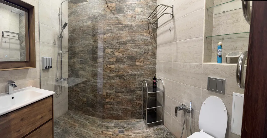 Дом-шале в черте города с баней и чаном