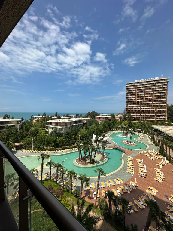 Элитные апартаменты с бассейном в Dreamland Oasis