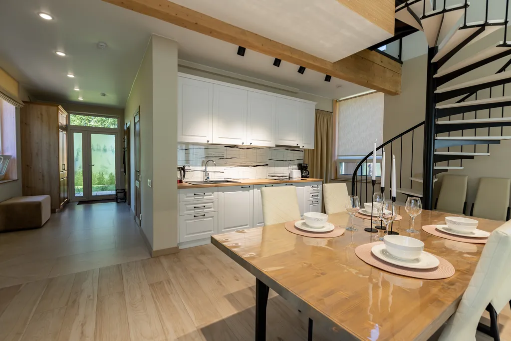 Уютный дом возле леса