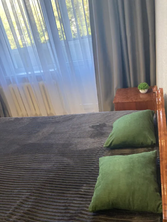 Комфортная трёшечка в центре города, 4 раздельных двуспальных места