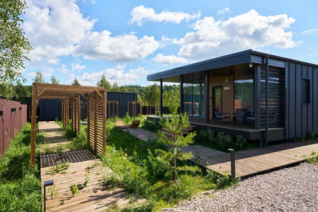 Просторный дом с сауной и камином в окружении леса и реки