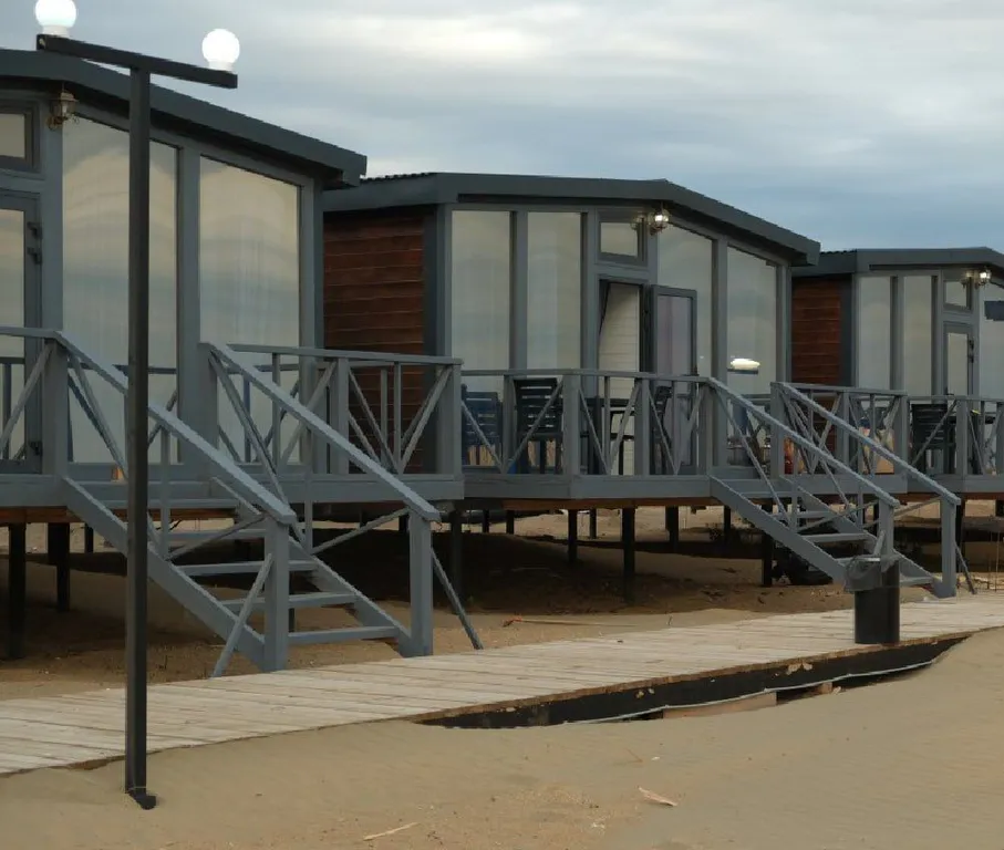 Домик на берегу моря