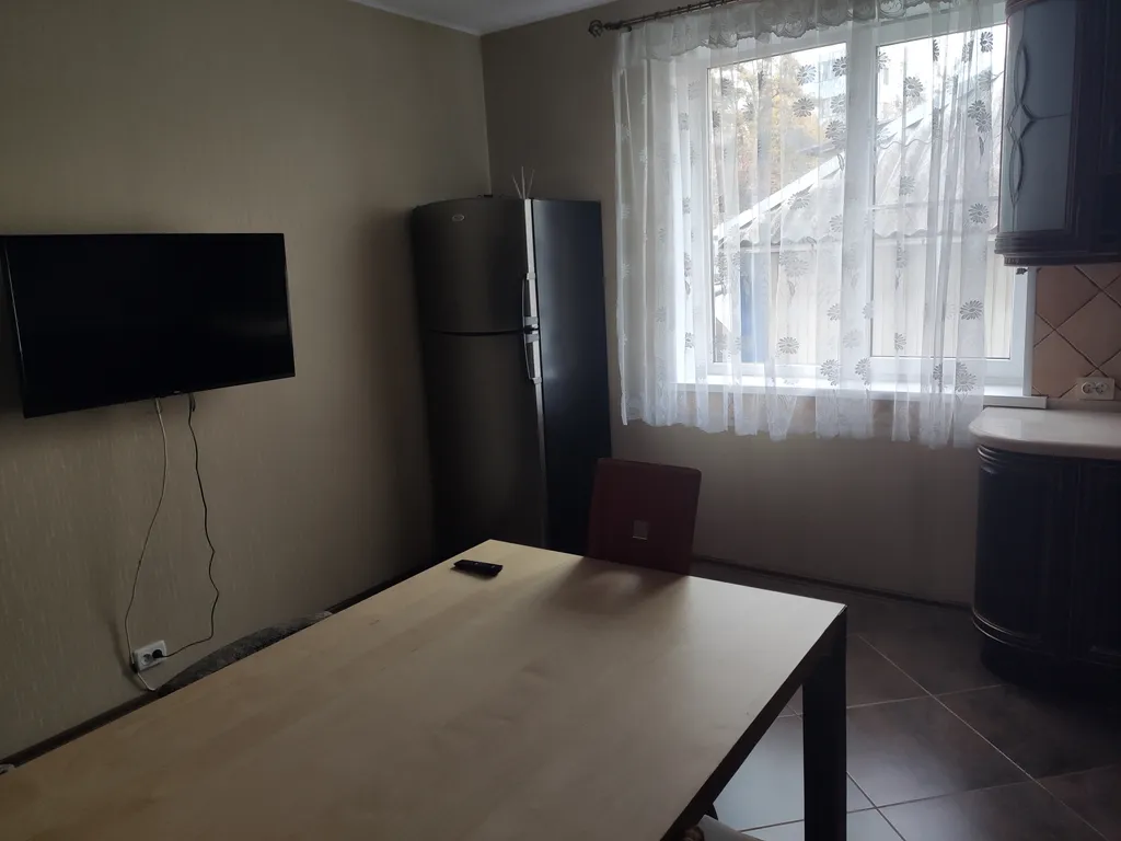 Дом в спальном районе