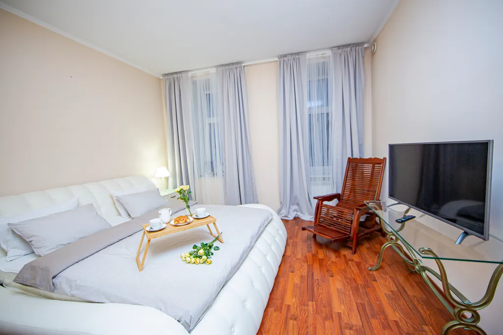 4BR Apartment next to St Isaak Cathedral