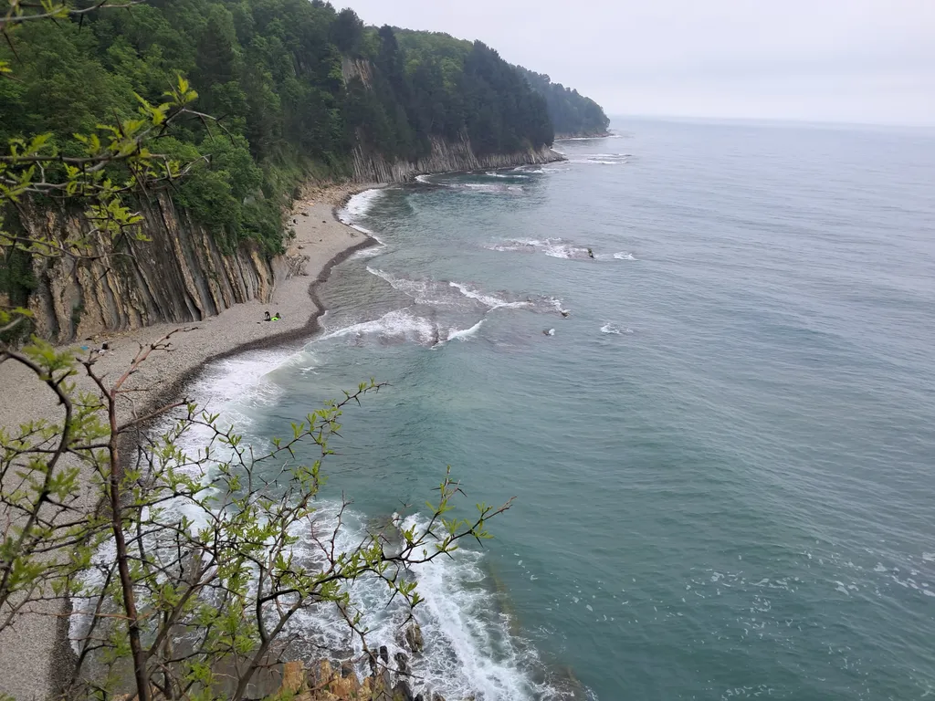 Домик с беседкой у моря