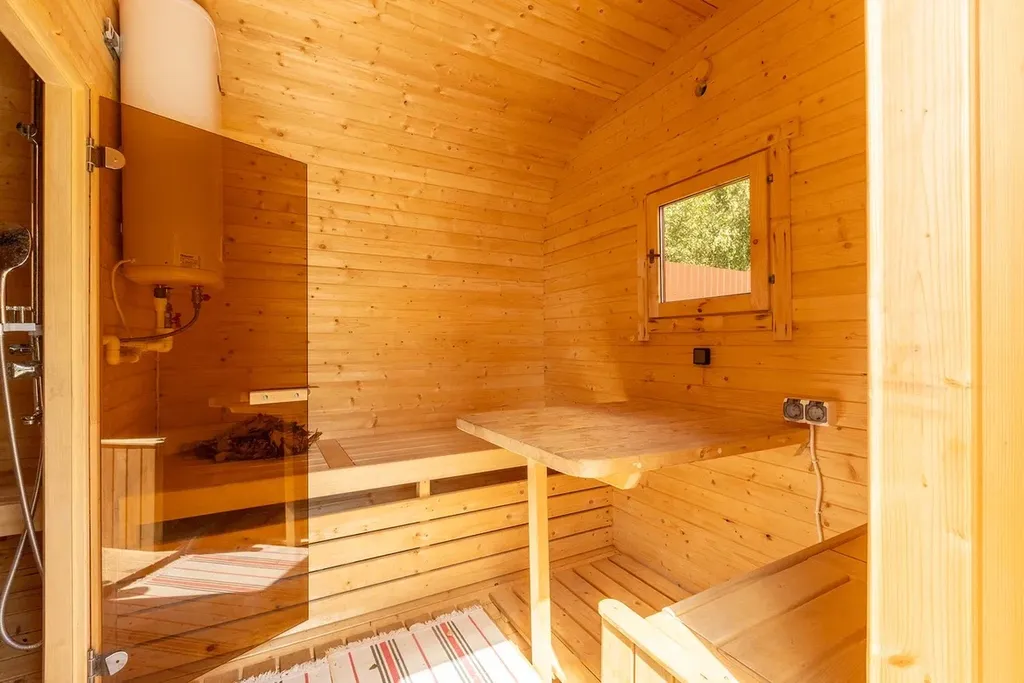 Коттедж с бассейном, баней и чаном