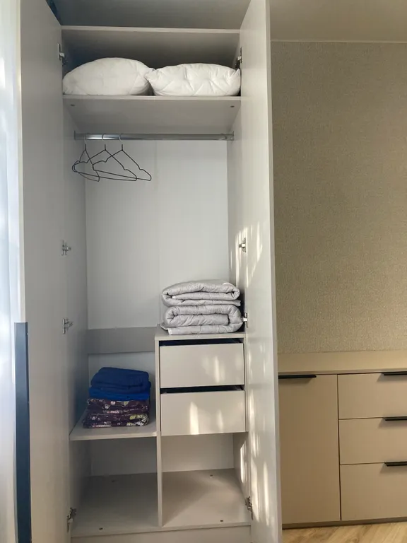 Комфортная трёшечка в центре города, 4 раздельных двуспальных места