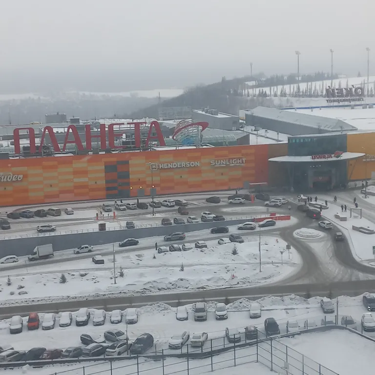 Квартиру на Планете, возле дворца борьбы и ТЦ Планета