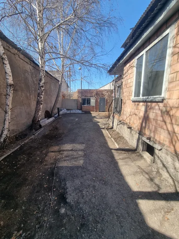 Большой двухэтажный дом