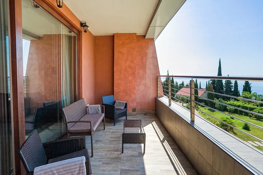 Апартаменты с видом на лазурное море