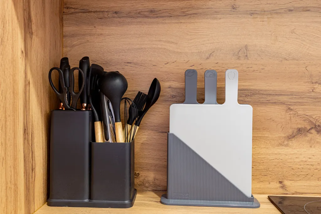 Просторная студия с дизайнерским ремонтом