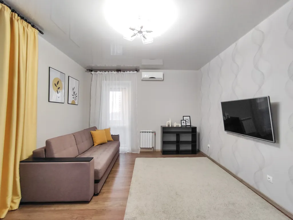 Большая двухкомнатная квартира в центре