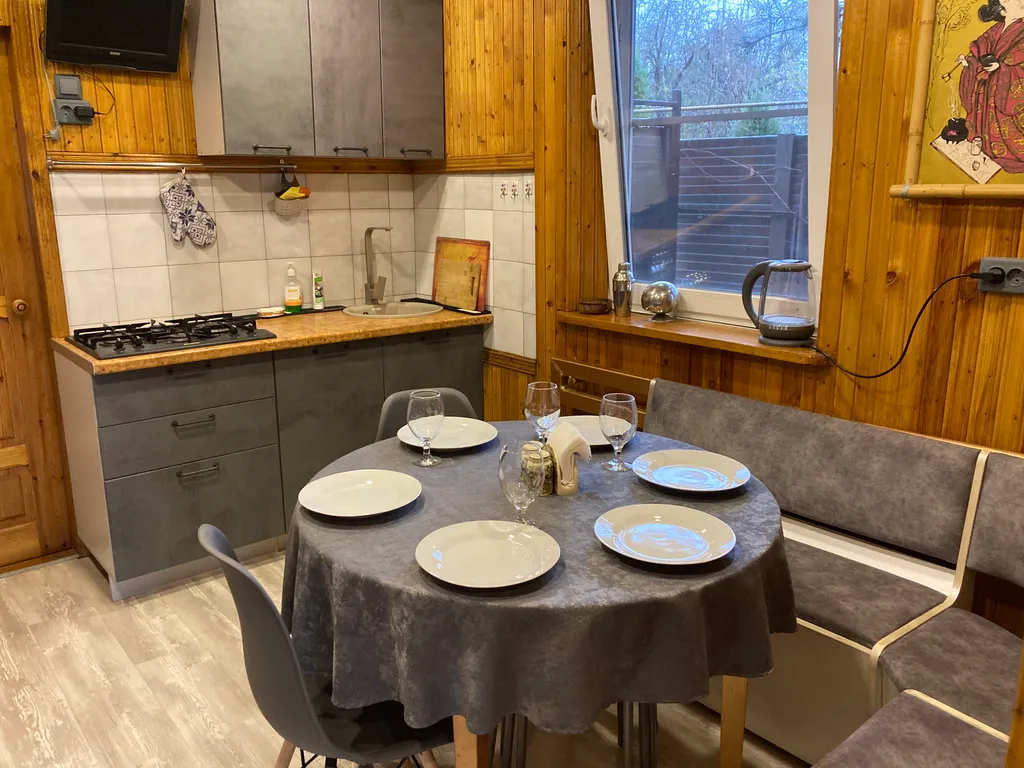 Чудесный дом на берегу реки