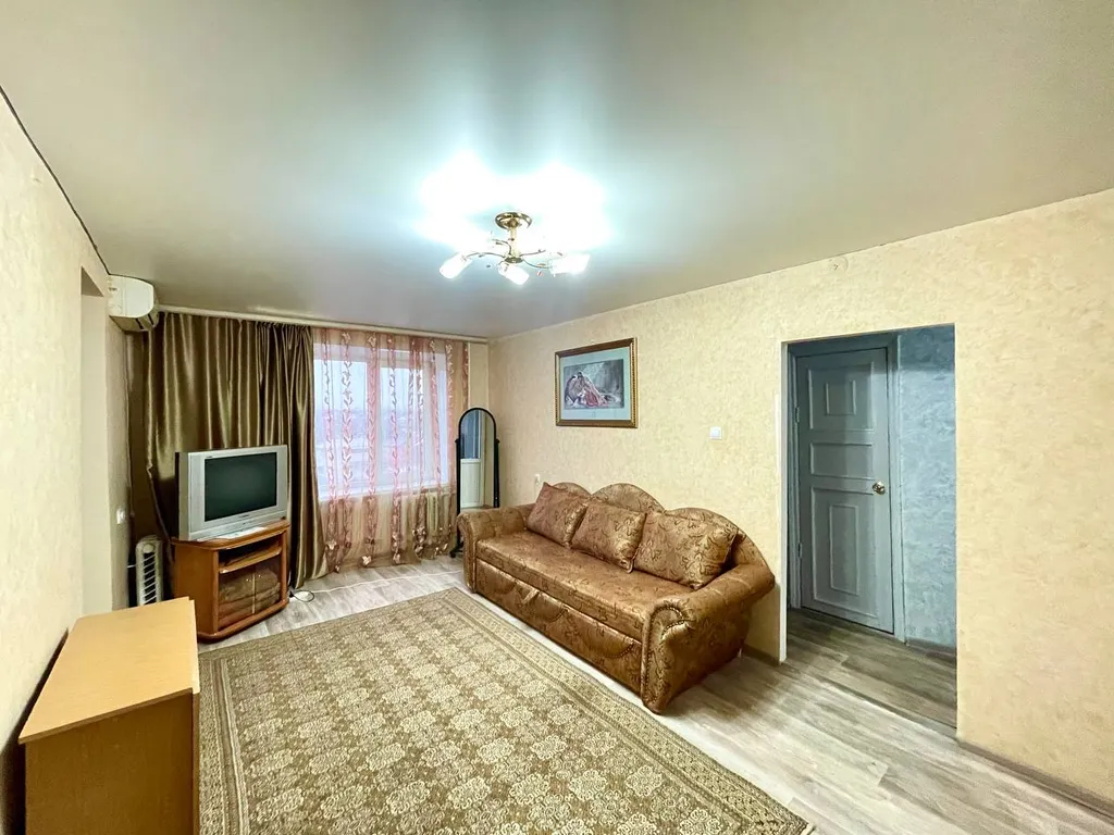 Двухкомнатная квартира в центре города — аренда посуточно в Азов