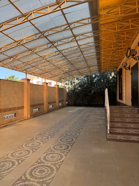 Дом с подогреваемым бассейном