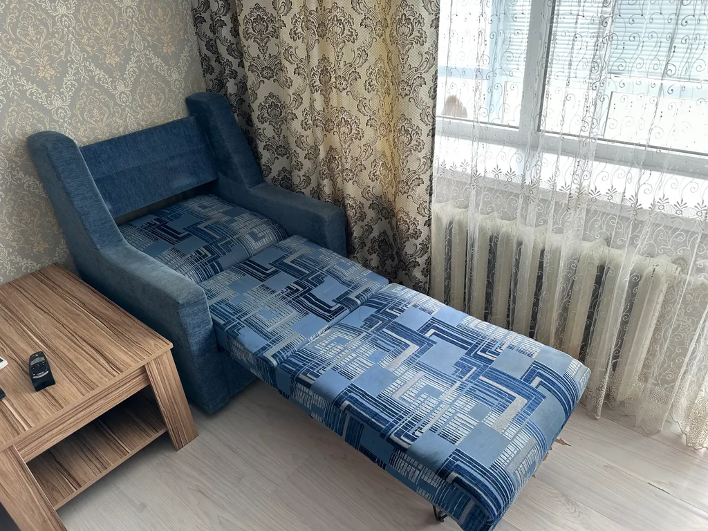 Уютная двухкомнатная квартира на Площади Строителей