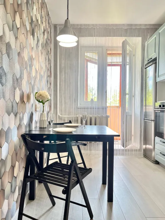 Уютная квартира рядом с ДС Молот