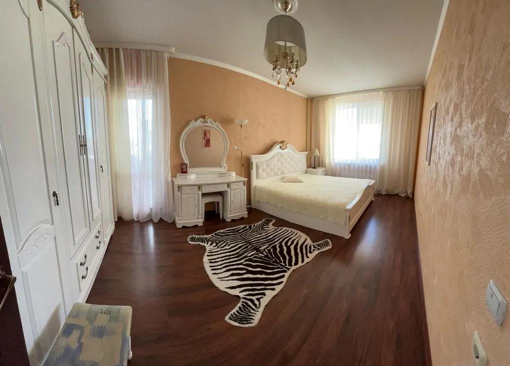 4-комнатная Квартира