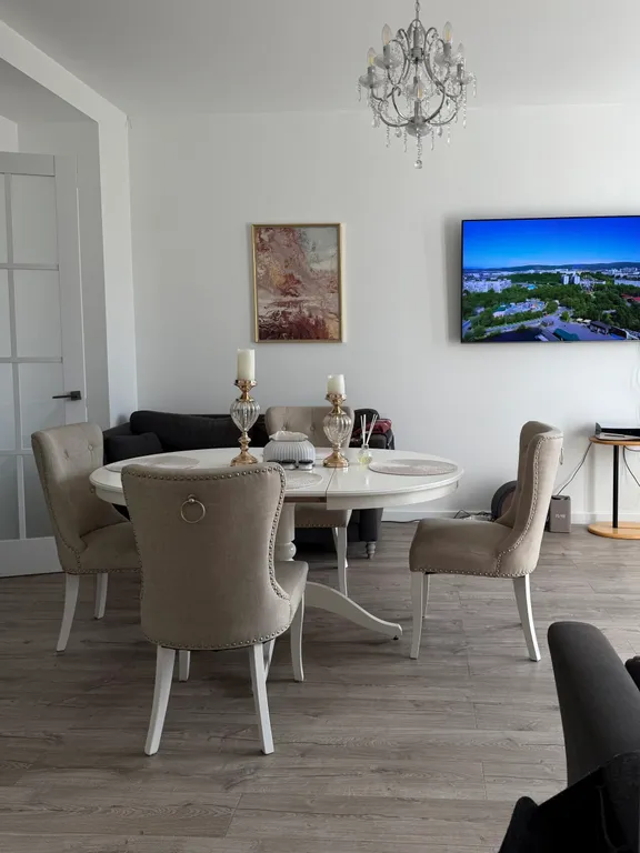 Элегантная 3-комнатная квартира в историческом центре с видом