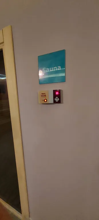 Квартира с дизайнерской отделкой, видом на море и аквапарком