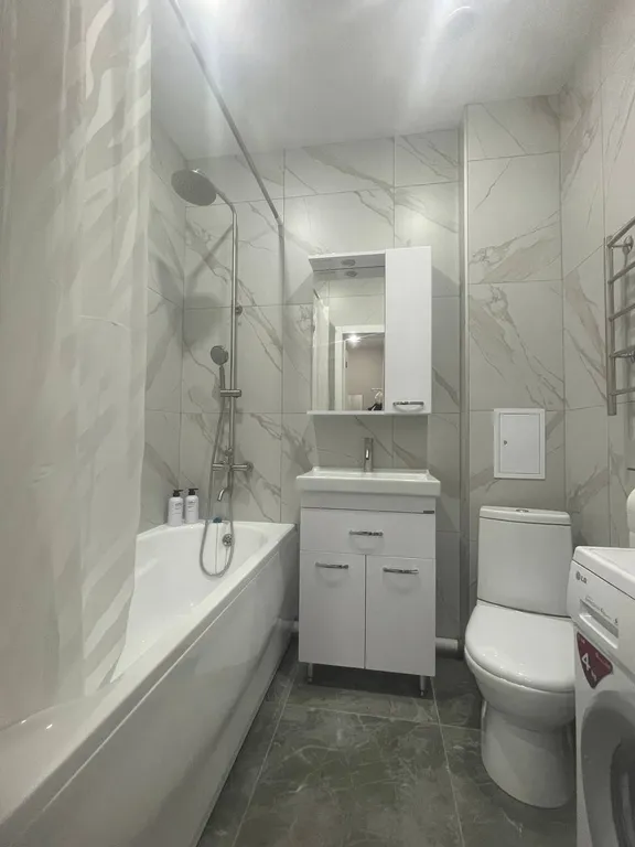 Добро пожаловать в современный, стильный апартамент