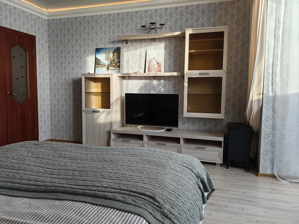 Удобное расположение: 1-комнатная квартира  у Севмаша