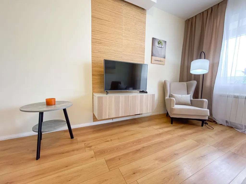 Просторная двушка с тёплой лоджией рядом с Александровским парком