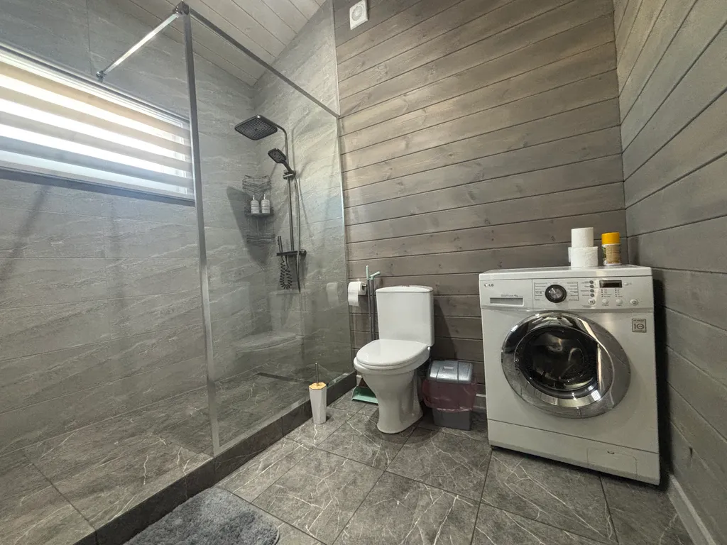 Частный дом с придомовой территорией