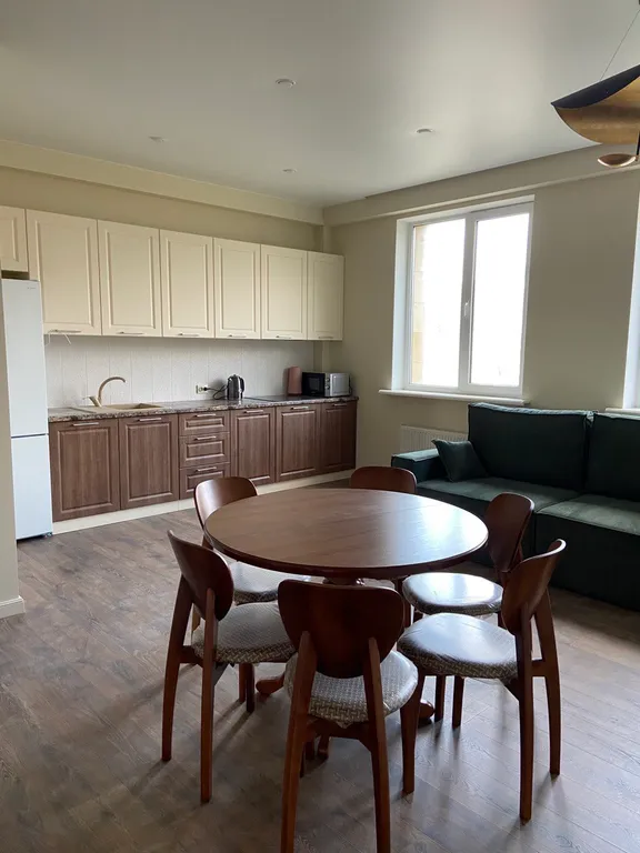 Современная квартира в центре с видами на горы