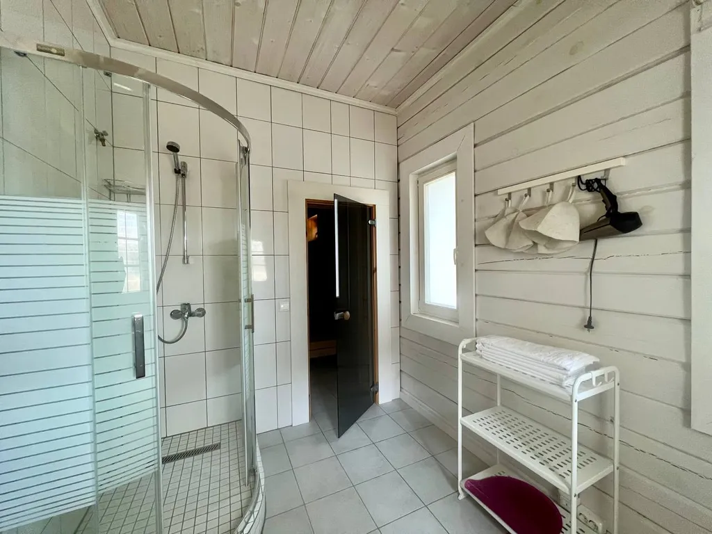 Дом номер 4 на озере Лунном