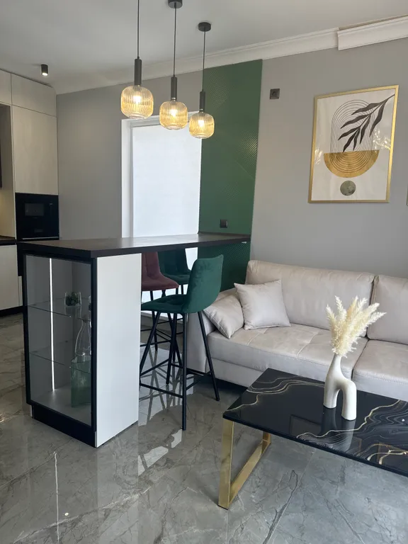 Дом с бассейном