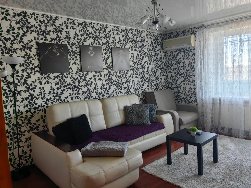 Уютная квартира — аренда посуточно в Волжский