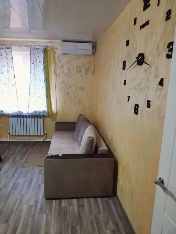 Кирпичный 2-комнатный дом с собственной кухней