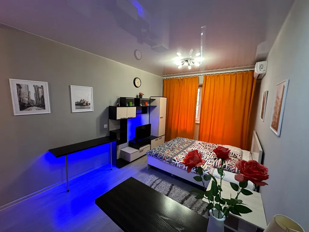 Шикарная квартира студия в районе аэропорта — аренда посуточно в Алматы