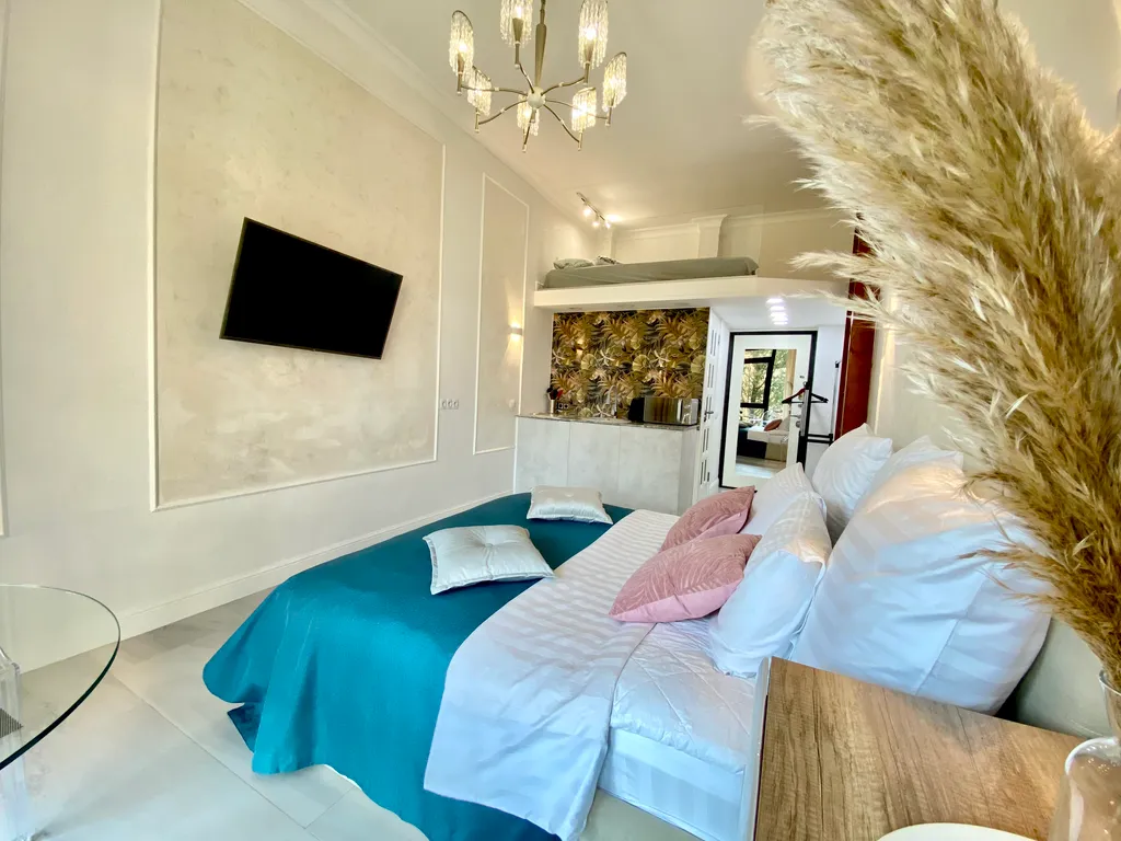 Апартаменты с бассейном в центре Сочи