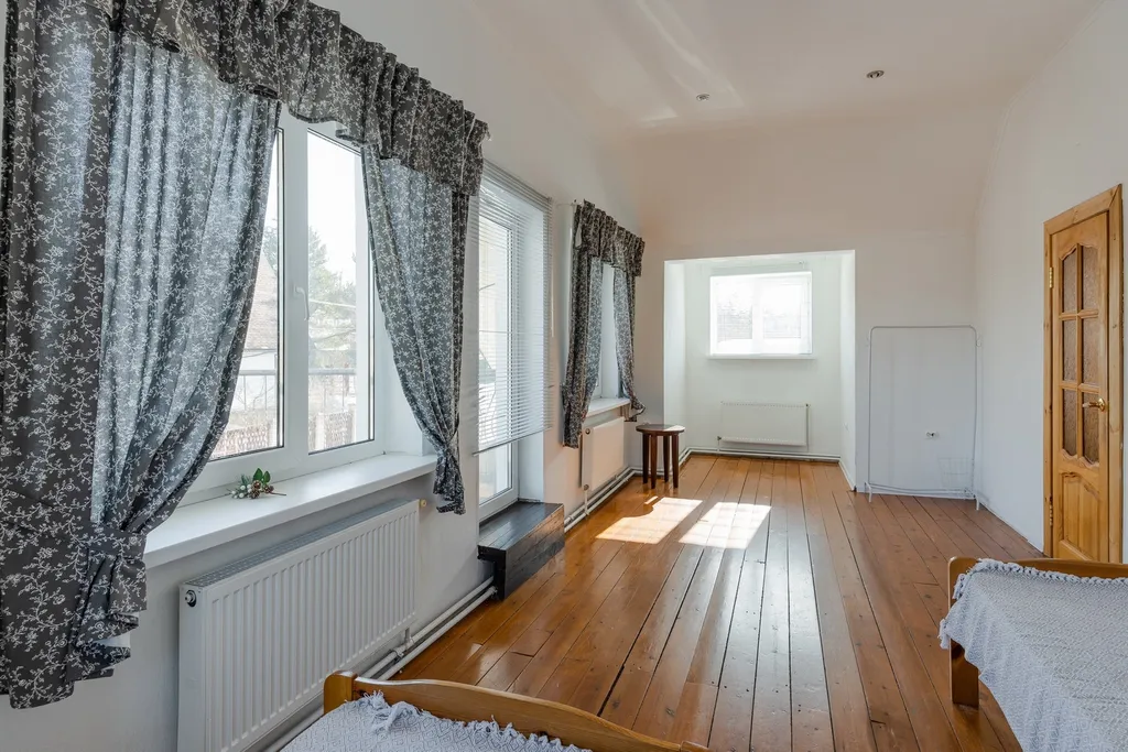 Дом с бассейном и сауной