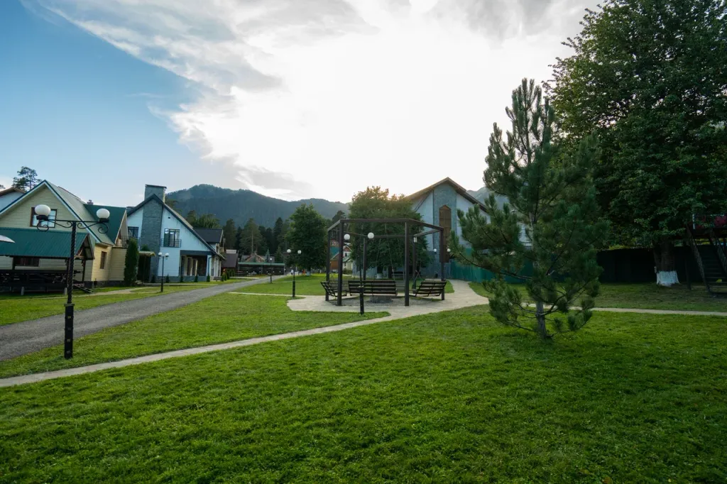 Коттедж Коттедж из древнего сруба в горах — Архыз