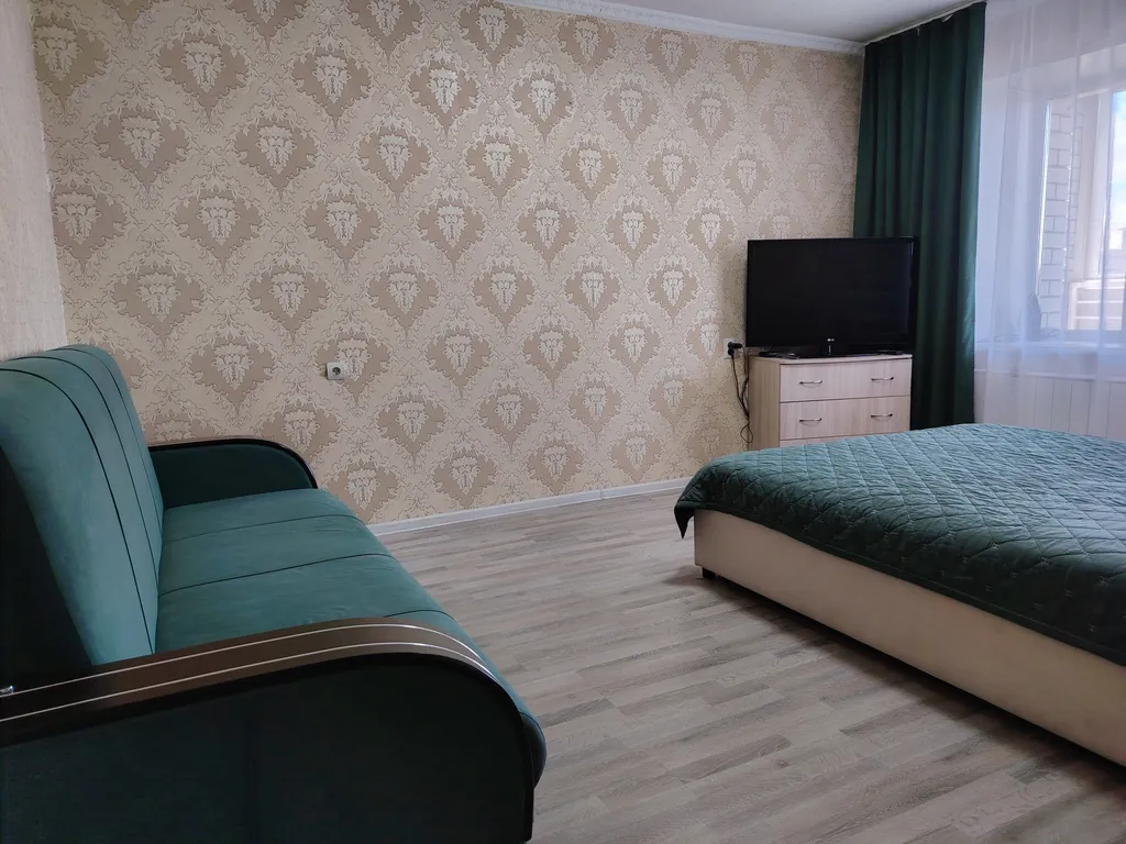 Квартира рядом с площадью Революции