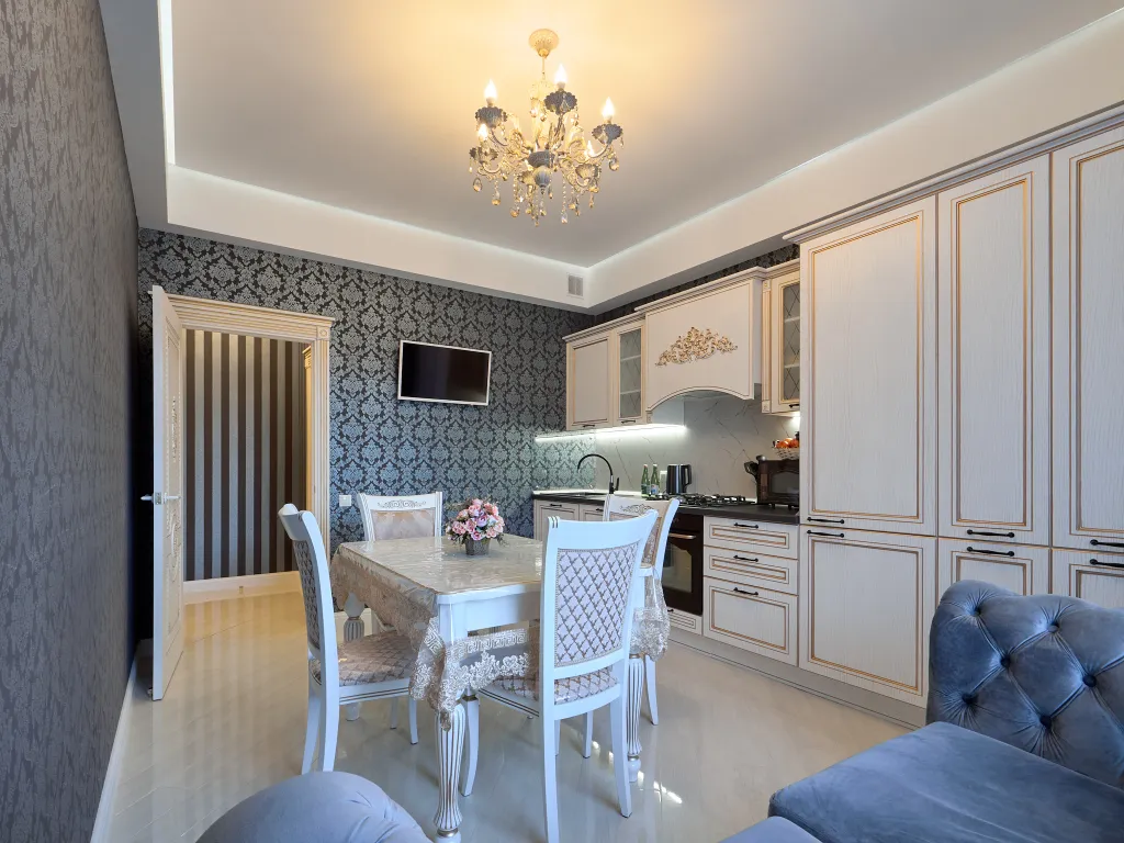 Двухкомнатные апартаменты возле парка со стороны "Долины роз"