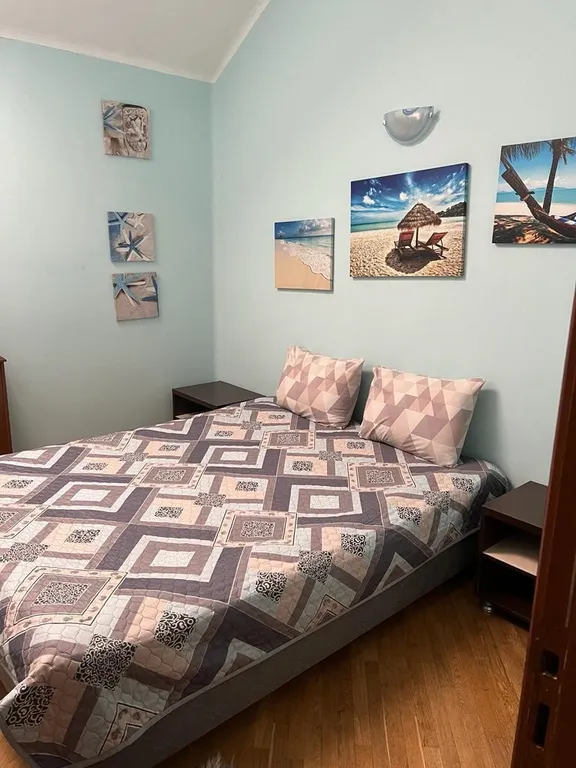 Усадьба Марисабель, дом с бассейном и сауной, возле парка